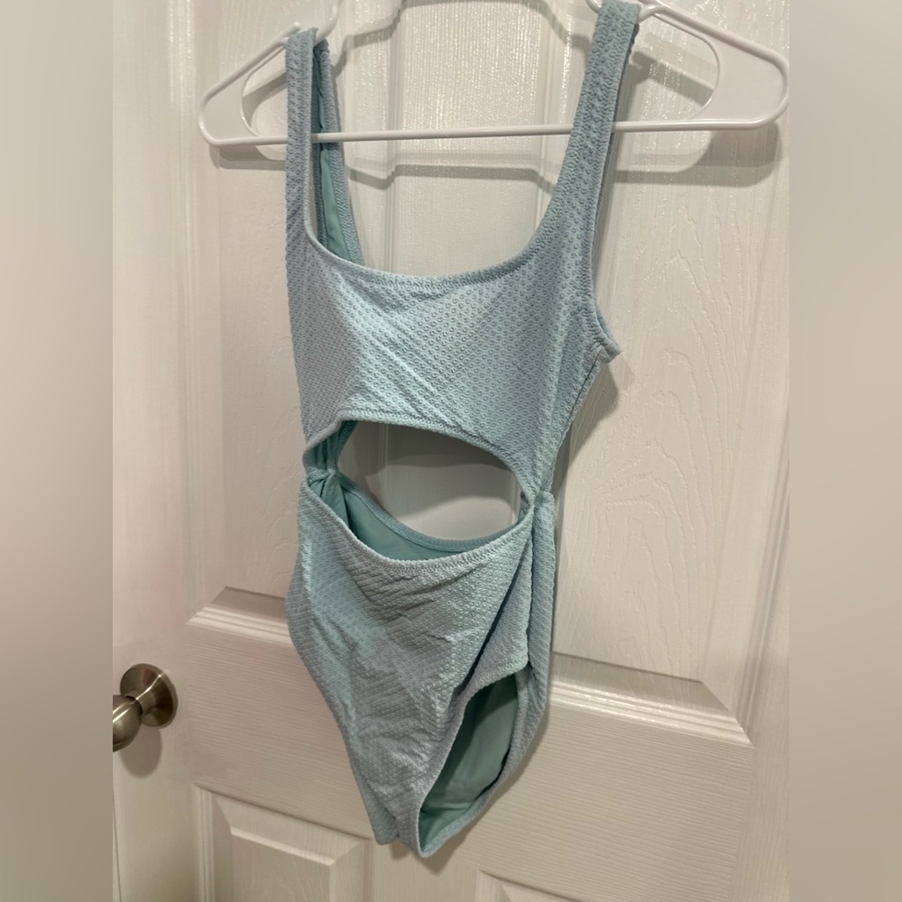 Bathing suit - Picture 2 of 2